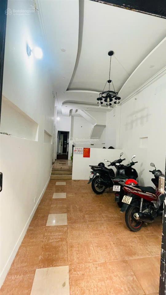 Cho thuê mặt bằng 32m2 hẻm nguyễn bỉnh khiêm quận 1