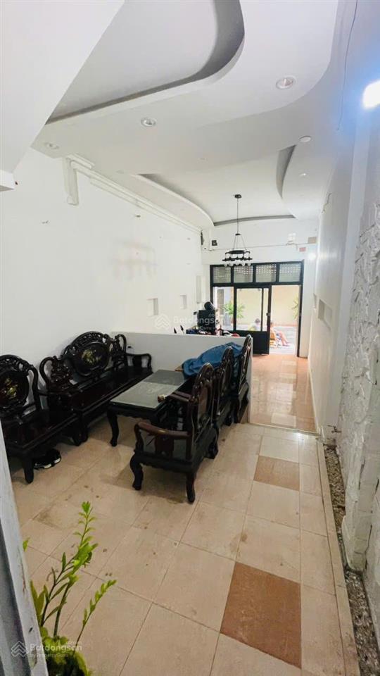 Cho thuê mặt bằng 32m2 hẻm nguyễn bỉnh khiêm quận 1