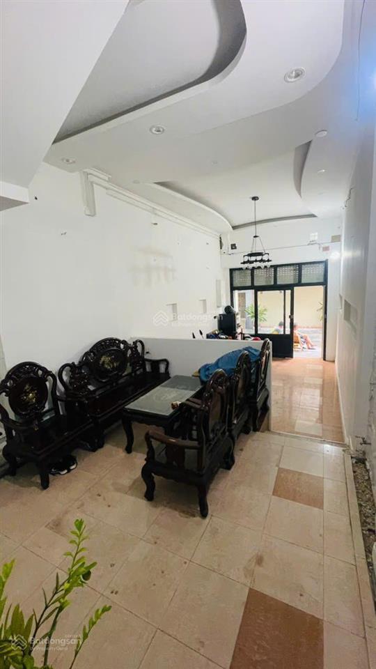Cho thuê mặt bằng 32m2 hẻm nguyễn bỉnh khiêm quận 1