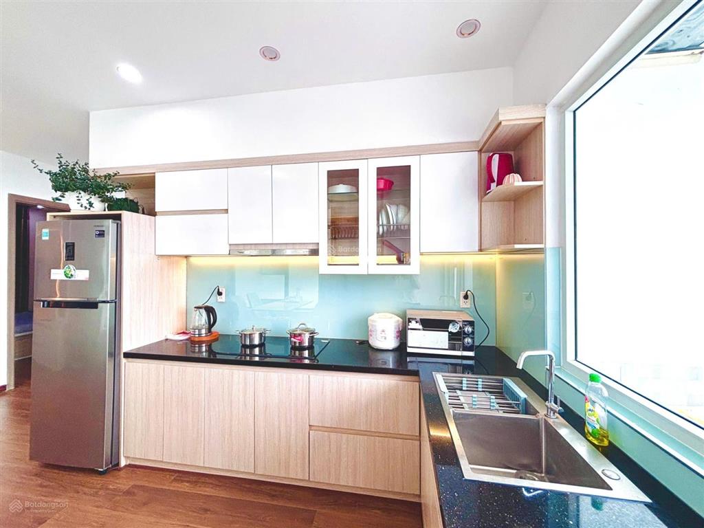 Cần cho thuê ngắn hạn hoặc dài hạn căn góc view biển và phố.  ngay 0989 271 ***