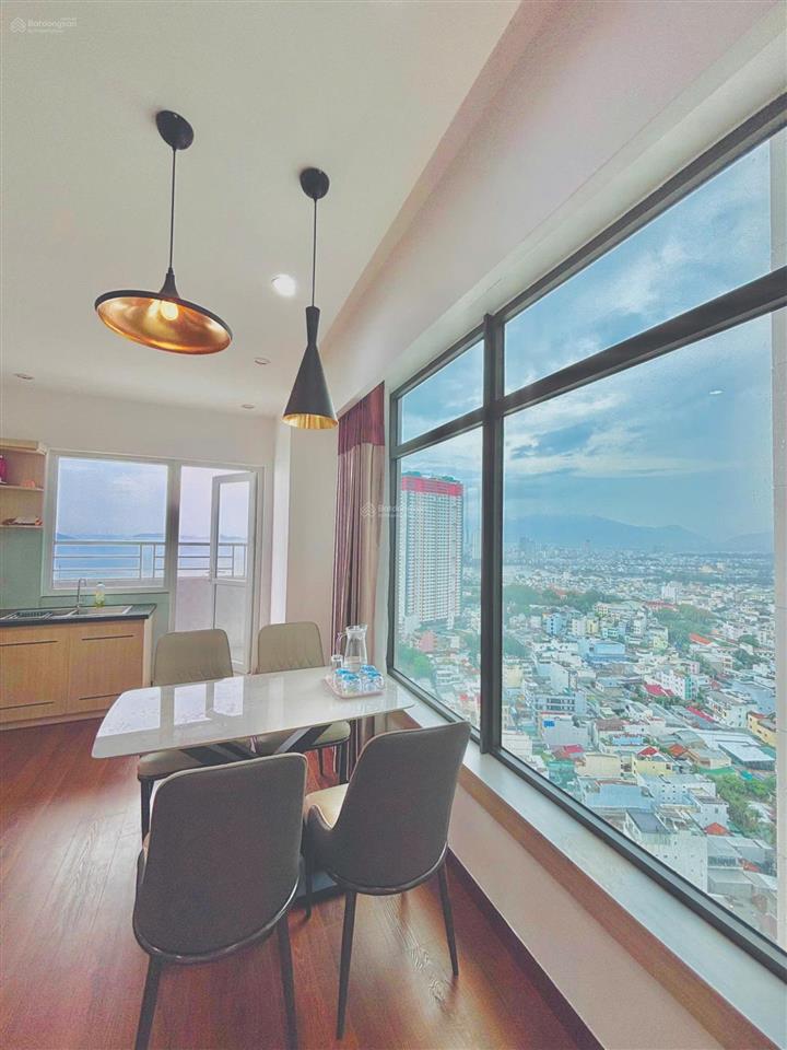 Cần cho thuê ngắn hạn hoặc dài hạn căn góc view biển và phố.  ngay 0989 271 ***