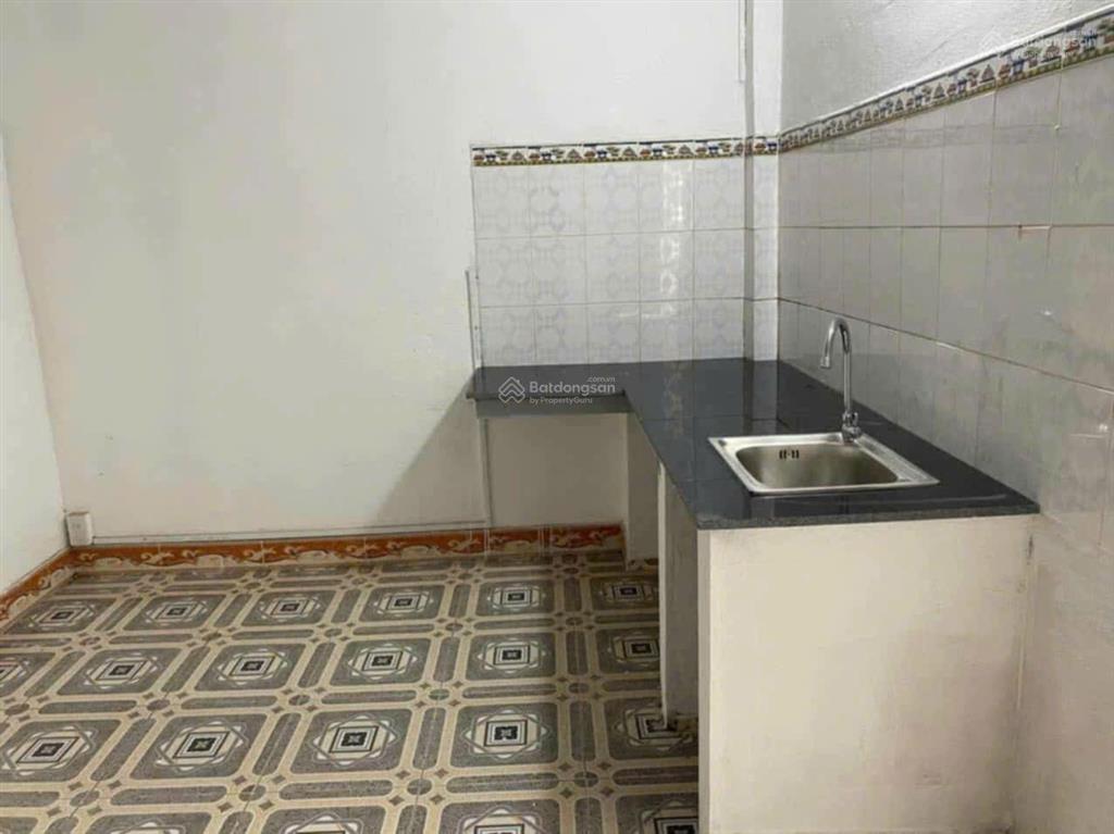 Cách biển chỉ 10 phút đi ô tô. có ngày căn nhà hẻm ô tô vào tận nơi. không có căn thứ 2