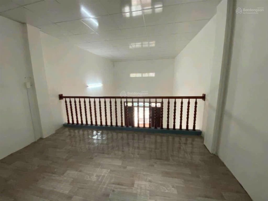 Cách biển chỉ 10 phút đi ô tô. có ngày căn nhà hẻm ô tô vào tận nơi. không có căn thứ 2