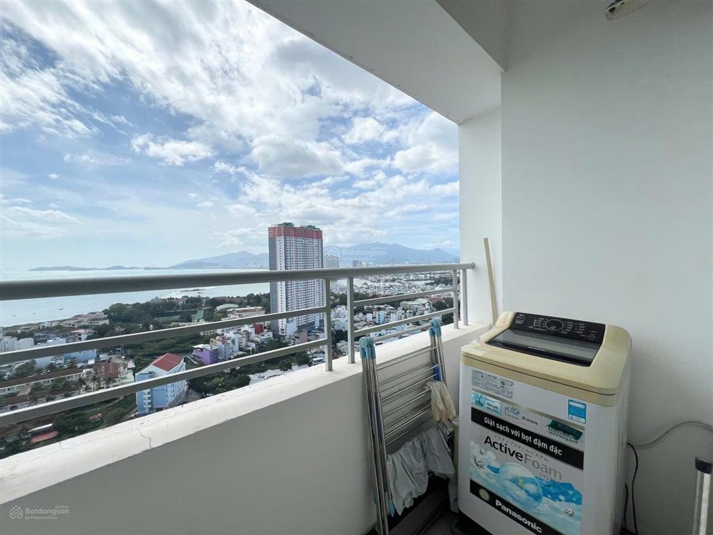 Căn đẹp tầng 34 view biển 2pn 2wc nội thất đầy đủ giá tốt chốt nhanh!