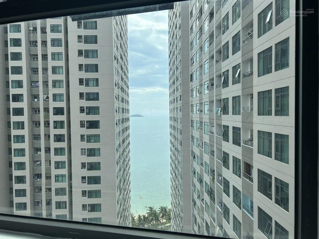 Vào ở ngay căn hộ view nhìn thấy biển  view đông nam mát mẻ chốt ngay kẻo lỡ