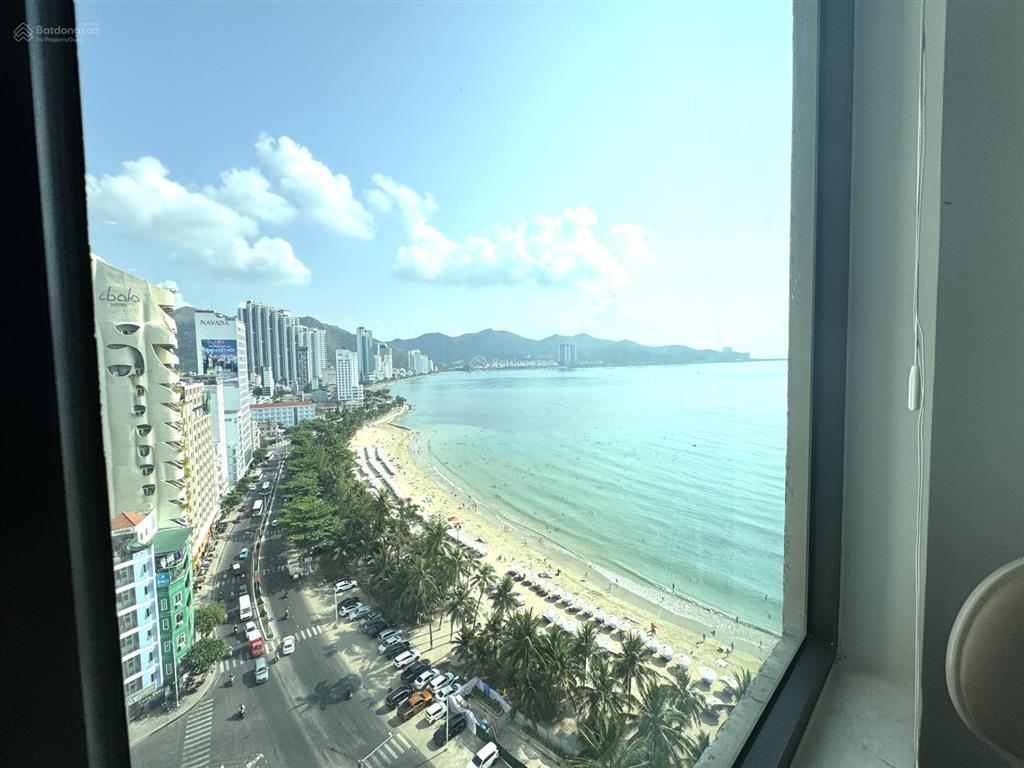 Căn góc 2 mặt thoáng view biển trực diện hiếm có, mở cửa chạm sóng chốt nhanh kẻo mất!