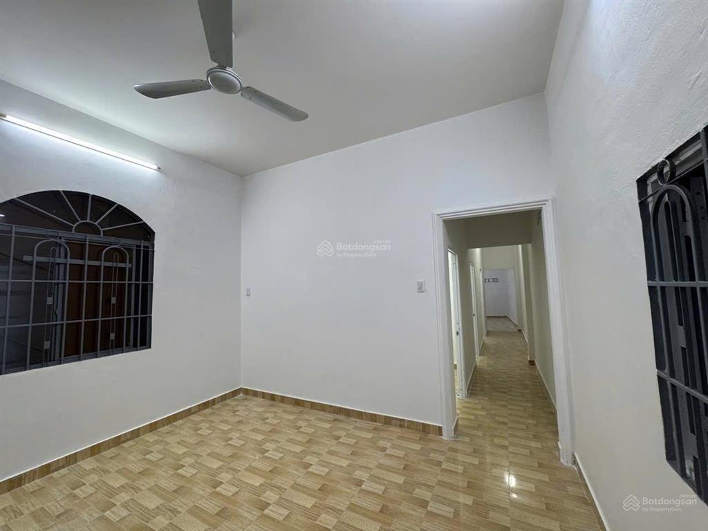 Nhà nguyên căn giá chỉ 8tr  gần biển, ô tô tới nhà, 3 phòng ngủ rộng rãi