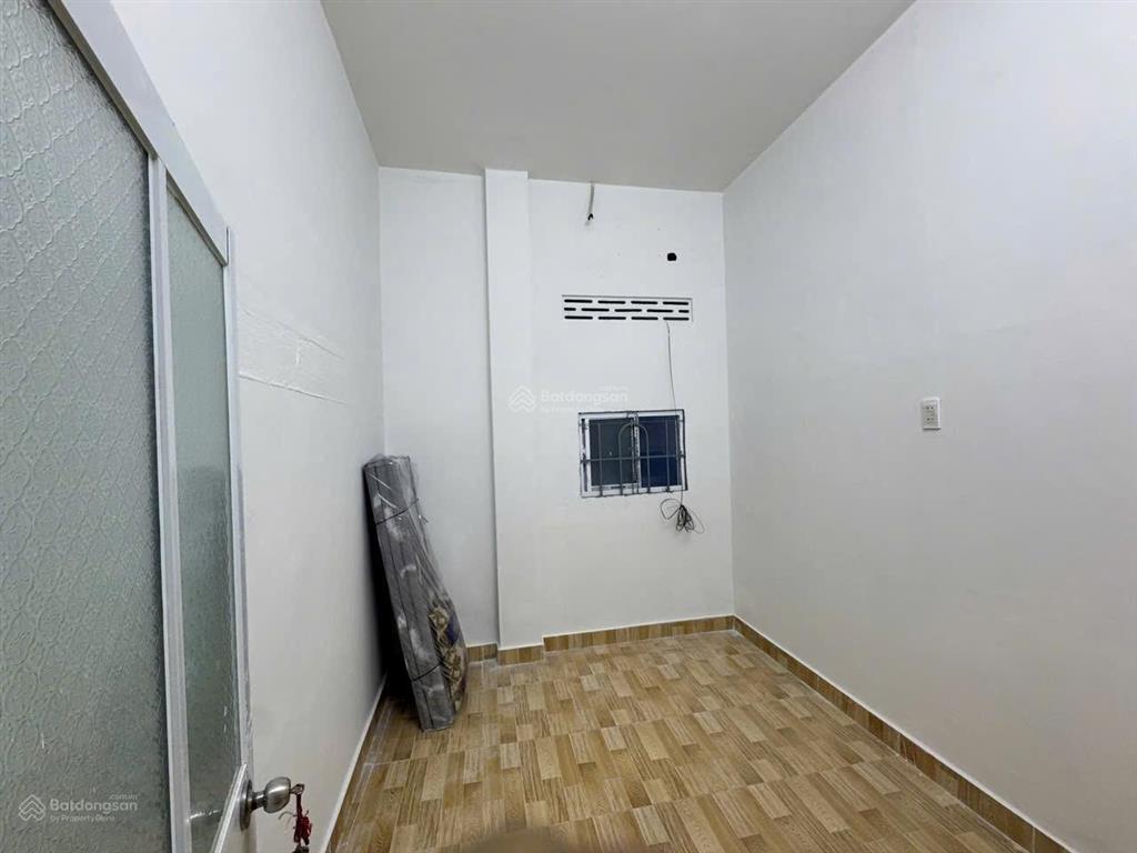 Nhà nguyên căn giá chỉ 8tr  gần biển, ô tô tới nhà, 3 phòng ngủ rộng rãi