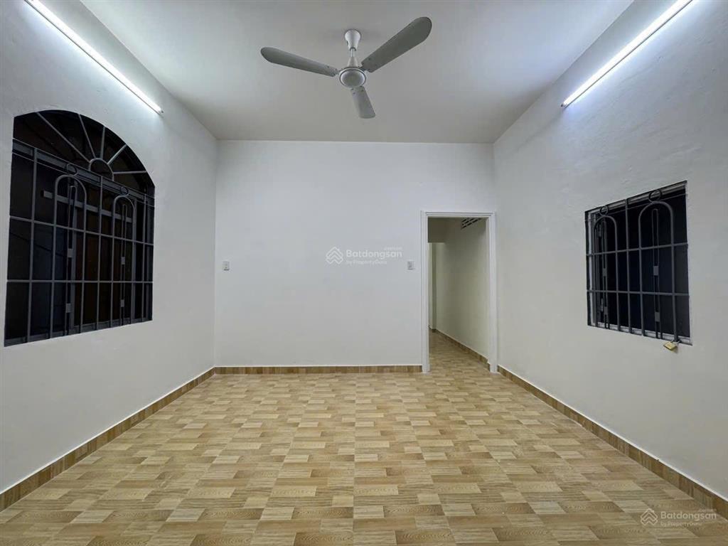 Nhà nguyên căn giá chỉ 8tr  gần biển, ô tô tới nhà, 3 phòng ngủ rộng rãi