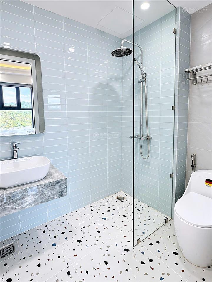 Bán căn hộ vip tầng cao view đẹp toàn 0c3,nội thất cao cấp, dòng tiền sẵn 20tr/tháng