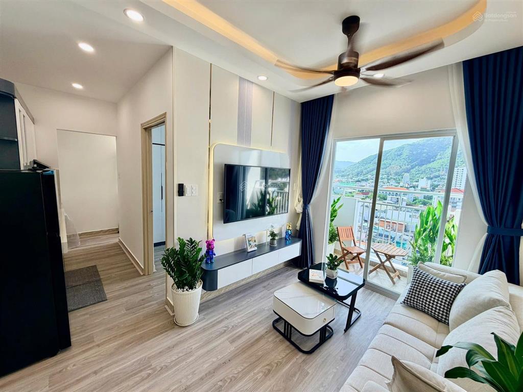 Chỉ 2,350 tỷ  sở hữu căn hộ 2pn full nội thất view núi cô tiên  chung cư hoàng quân