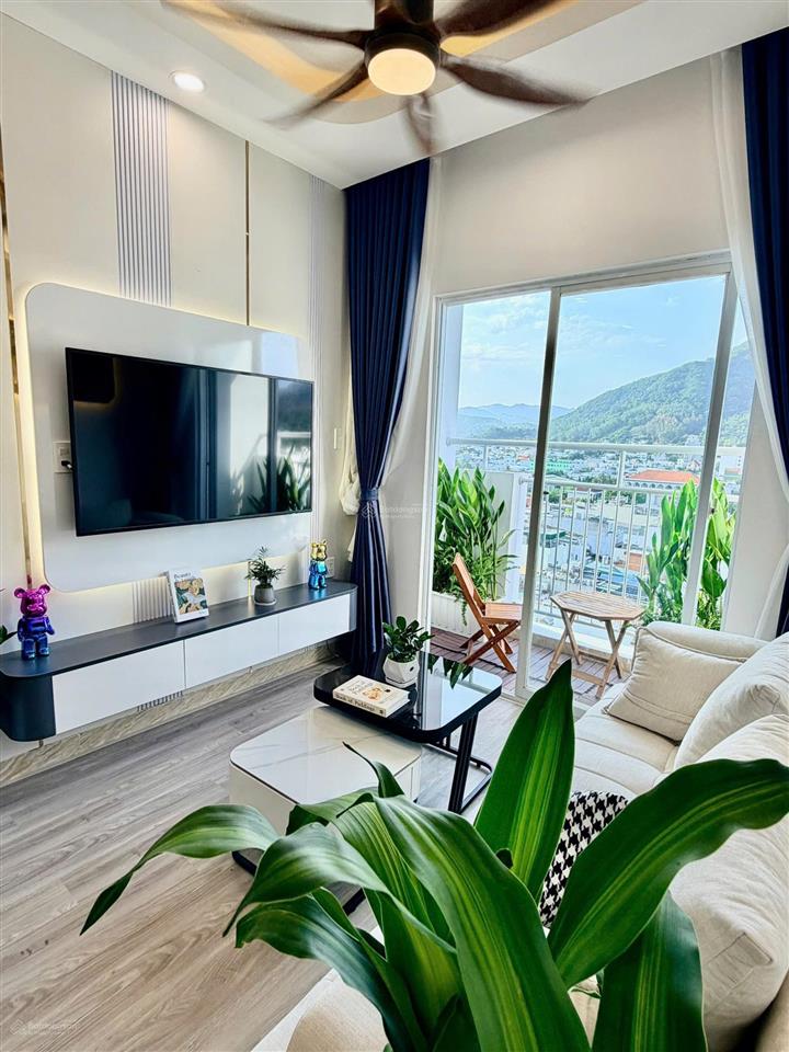 Chỉ 2,350 tỷ  sở hữu căn hộ 2pn full nội thất view núi cô tiên  chung cư hoàng quân