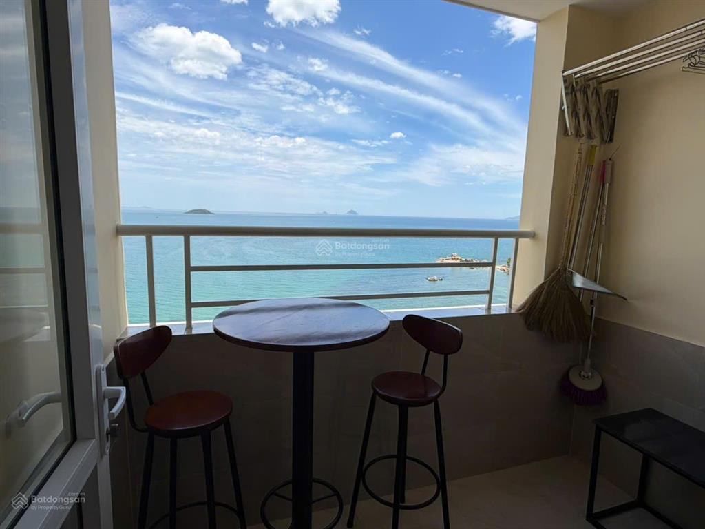 Sống sang bên biển căn hộ 2pn view biển cực đẹp, full nội thất, chỉ từ 17 triệu/tháng!