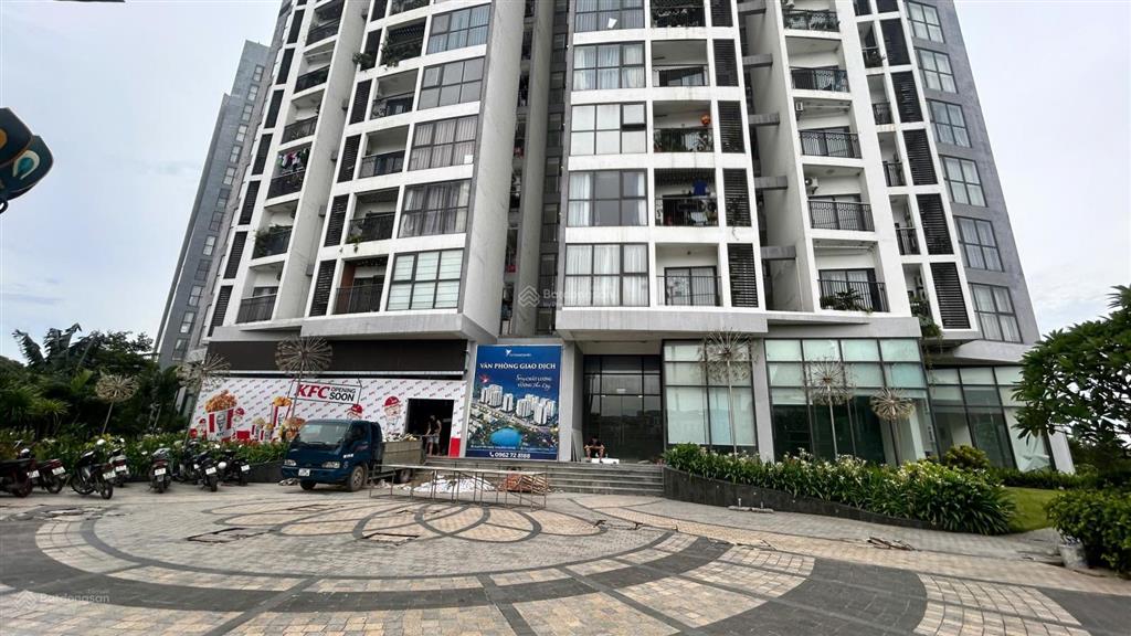 Cho thuê 908m2 tầng 1 mặt bằng kinh doanh  le grand jardin  long biên,mt lô góc