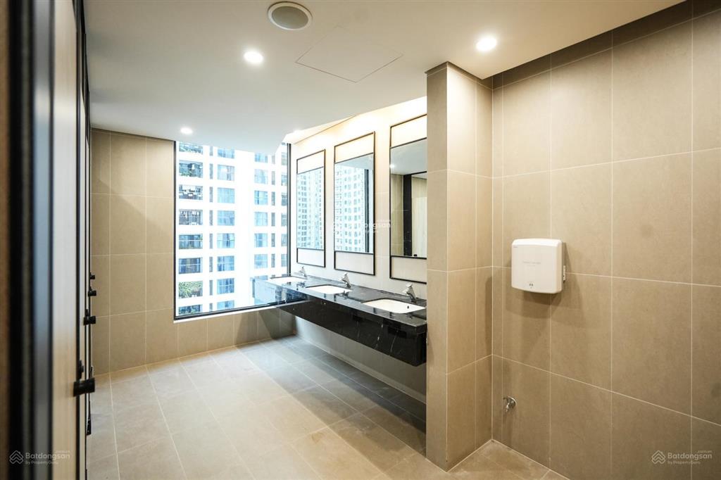 Cho thuê văn phòng 137m2 mới toanh tại rox hồ tùng mậu cực kỳ chuyên nghiệp