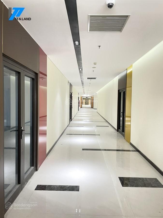 Cho thuê mặt bằng tại victoria văn phú  diện tích 307m2  giá chỉ 5$/m2