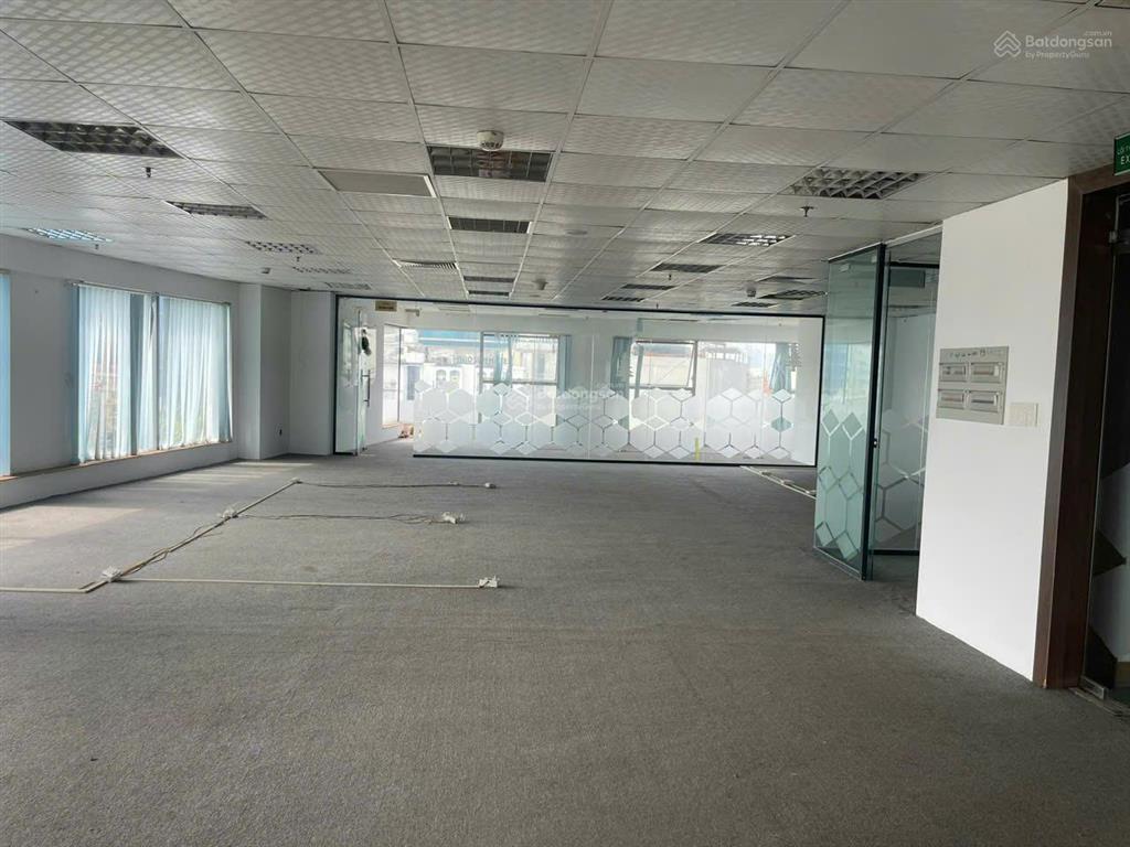 Bán 310m2 sàn thương mại tại toà văn phòng số 1 phạm huy thông hồ ngọc khánh giá cực tốt