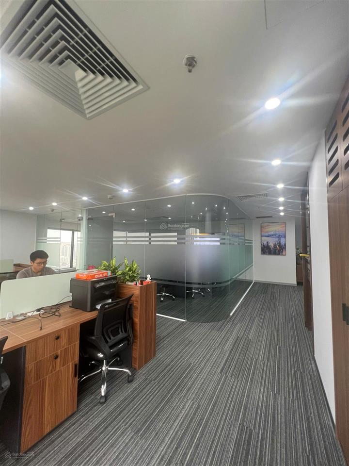 Bán 310m2 sàn thương mại tại toà văn phòng số 1 phạm huy thông hồ ngọc khánh giá cực tốt