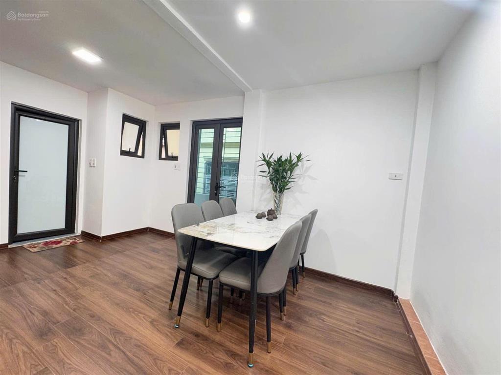 Bán nhà thuỵ khuê, 4 tầng, vẫn mới đẹp, 3 bước chân ra mặt phố, giá đẹp