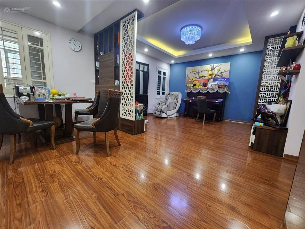 Chung cư 120 hoàng quốc việt  105m2 3pn đẹp long lanh, thêm ban công 35m2 đắm mình với thiên nhiên