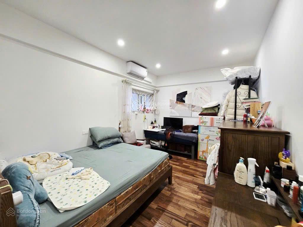 Bán cc vườn đào 689 lạc long quân 128m2 3 p ngủ cực phẩm, giá sốc 10.8 tỷ