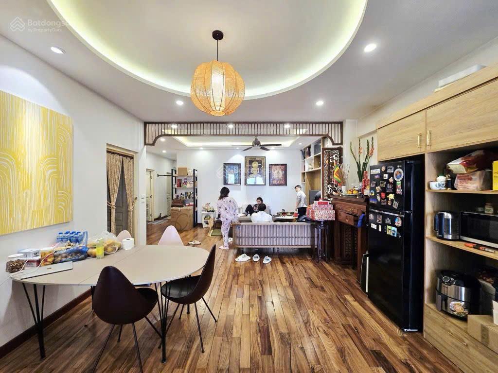 Bán cc vườn đào 689 lạc long quân 128m2 3 p ngủ cực phẩm, giá sốc 10.8 tỷ