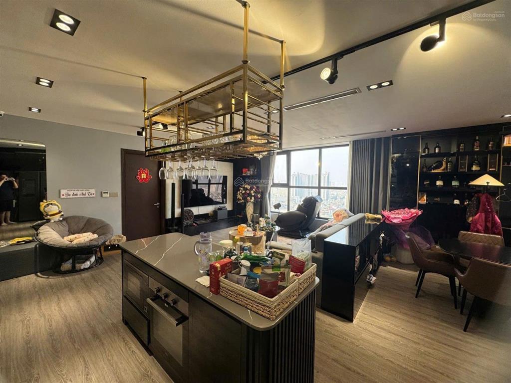 Bán căn chung cư 123m² 3 căn góc, view đẹp tại the park home trần thái tông 17,2 tỷ