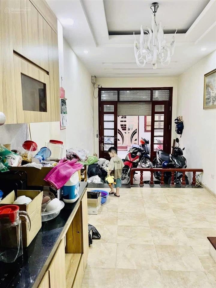 Cho thuê nhà 5 tầng mặt ngõ ô tô tránh phố văn cao, liễu giai giá 13.5 triệu/tháng