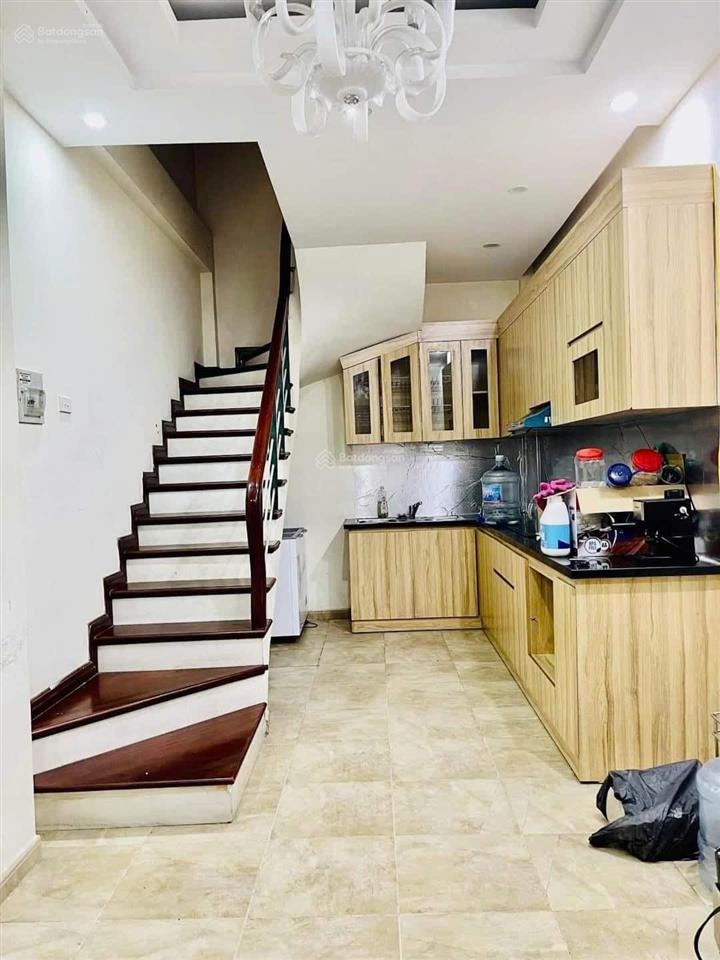 Cho thuê nhà 5 tầng mặt ngõ ô tô tránh phố văn cao, liễu giai giá 13.5 triệu/tháng