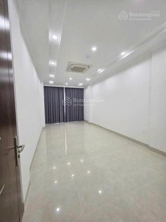 Cho thuê nhà 45m 6 tầng thang máy mặt phố trần quý kiên, cầu giấy giá 60tr/tháng