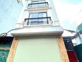 Cho thuê nhà 30m2 6 tầng thang máy, nhà mới đẹp, tại đội cấn ba đình 25tr/tháng