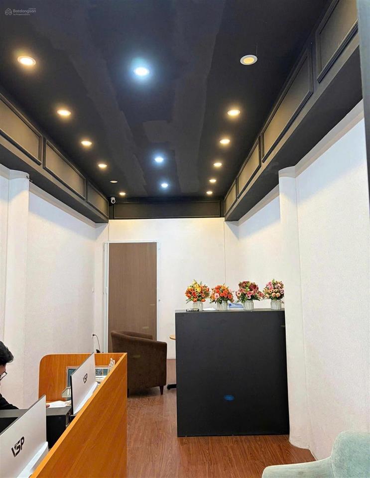 Cho thuê nhà 60m2 mặt phố kim mã, ba đình, 5 tầng giá 35tr/tháng