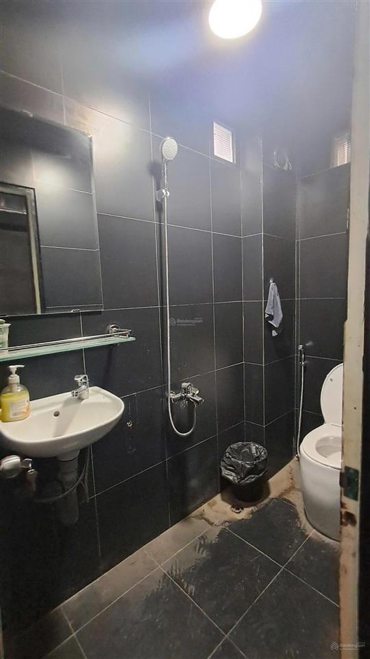 Cho thuê nhà 60m2 mặt phố kim mã, ba đình, 5 tầng giá 35tr/tháng