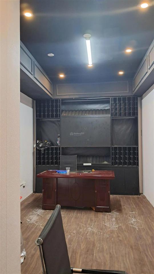 Cho thuê nhà 60m2 mặt phố kim mã, ba đình, 5 tầng giá 35tr/tháng