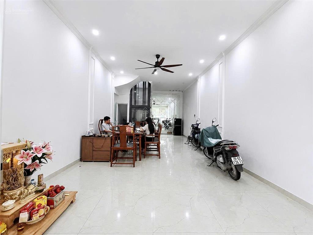 Cho thuê nhà 6 tầng thang máy, ngõ phạm tuấn tài, cầu giấy 35tr/tháng