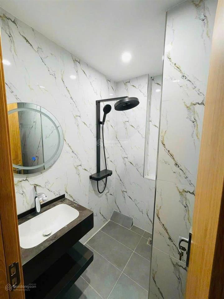 Cho thuê nhà 8 tầng thang máy tại trích sài tây hồ 38tr/ tháng. ô tô vào nhà