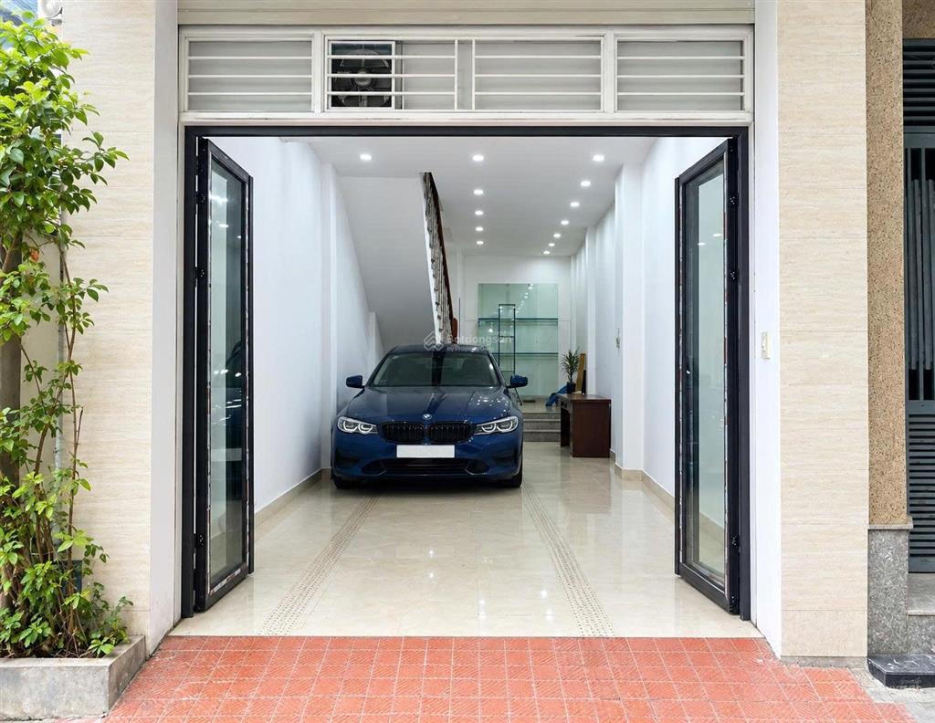 Cho thuê nhà 50m, 5 ngủ hoàng quốc việt, ô tô ngủ trong nhà, 20tr/tháng