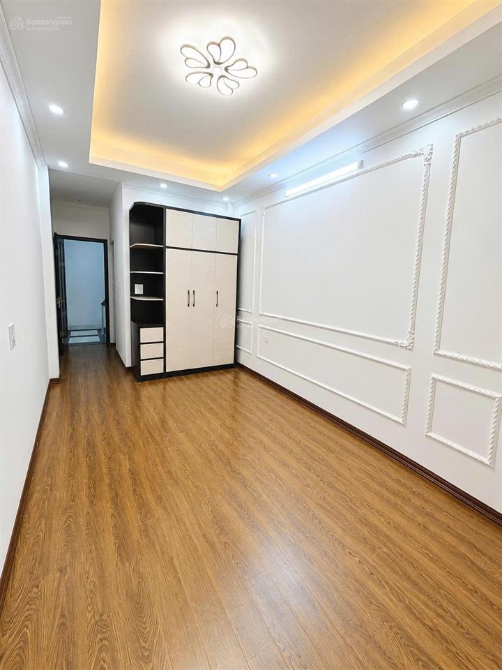 Cho thuê nhà 30m, 3 ngủ mới sạch đẹp long lanh quan hoa cầu giấy chỉ 14tr/tháng