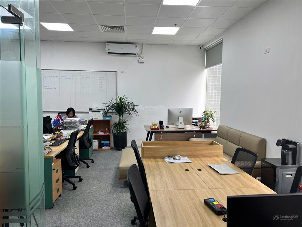 Cho thuê sàn thương mại khối đế chung cư học viện quốc phòng làm văn phòng 77m  18tr/tháng