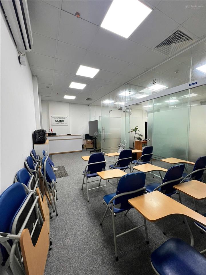 Cho thuê sàn thương mại khối đế chung cư học viện quốc phòng làm văn phòng 77m  18tr/tháng