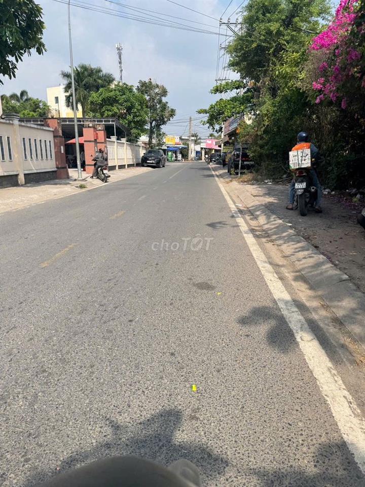 Cần bán miếng đất MT đường Võ Văn Ngân - Thị trấn Đức Hòa 