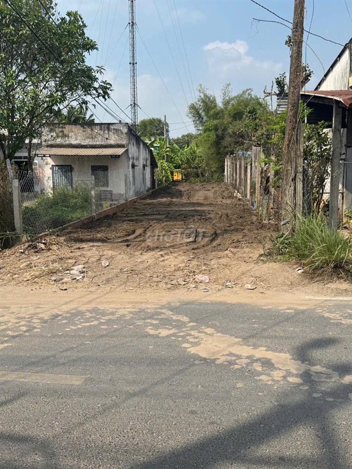 Cần bán miếng đất MT đường Võ Văn Ngân - Thị trấn Đức Hòa 