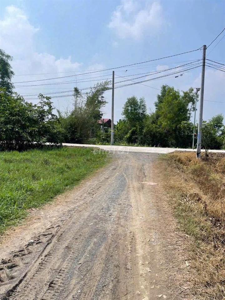 Bán gấp 699m2 đất cất nhà vườn