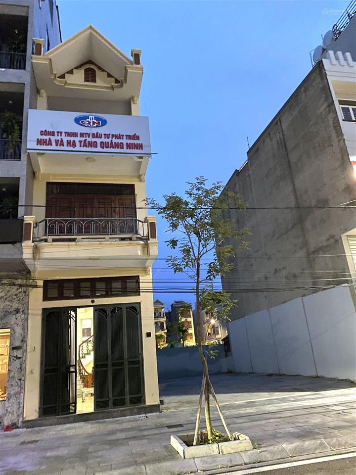 Nhà mặt phố hải lộc  phù hợp để làm văn phòng/ kinh doanh