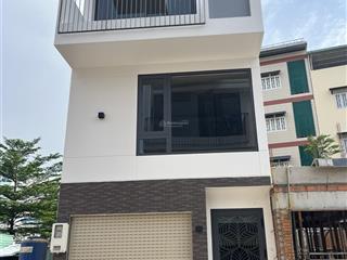 Cho thuê nhà thô, tiện làm căn hộ dịch vụ hoặc văn phòng, gần võ văn kiệt, cách quận 1 chỉ 30 phút