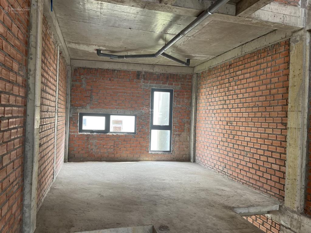 Cho thuê nhà thô, tiện làm căn hộ dịch vụ hoặc văn phòng, gần võ văn kiệt, cách quận 1 chỉ 30 phút