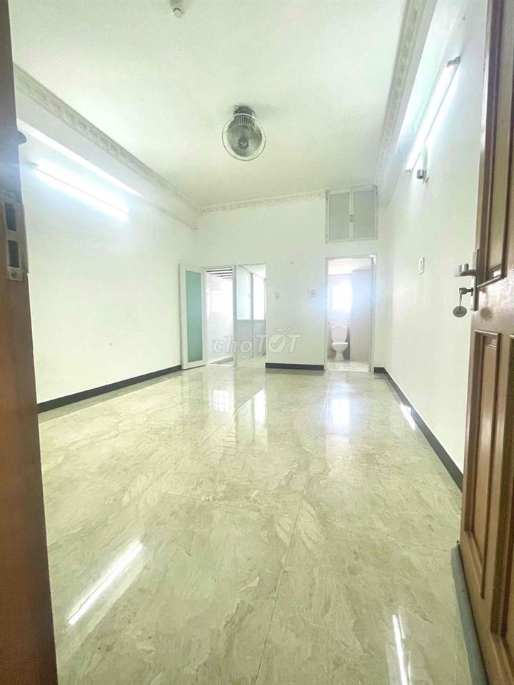 Chung cư tách bếp. Điện 2k6. Nhà riêng cho thú cưng. Cityland. Lote