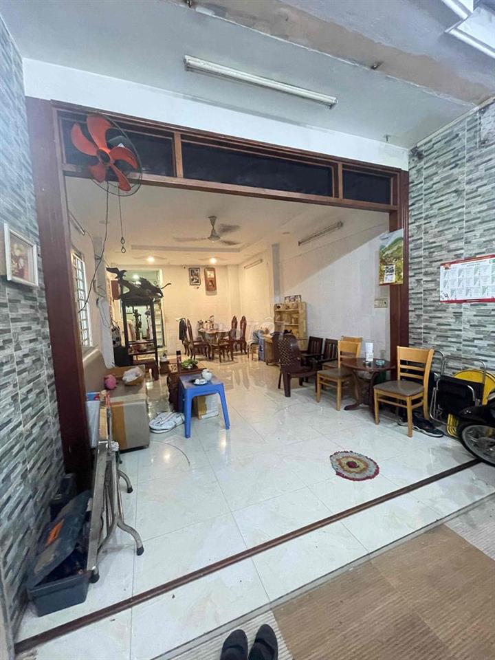MĂT TIỀN 2 Ô TÔ TRÁNH NHAU. SIÊU ĐẸP. 5TR8 /THÁNG
