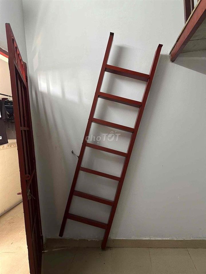 Phòng đường lớn. khu biệt thự. 3trieu. Sát sông mát mẻ.