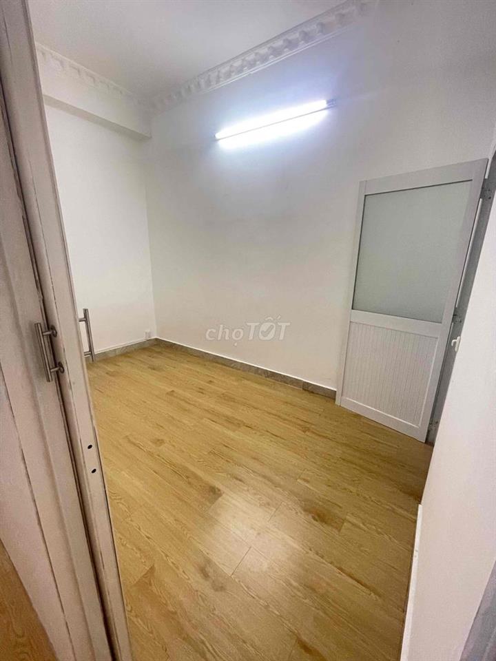 Chủ tốt. Căn 2 phòng. Điên 2k6. Ngay cityland.